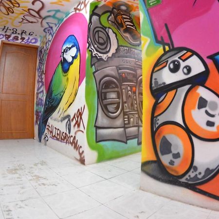 Fiesta Party Hostel - Cancun Bagian luar foto