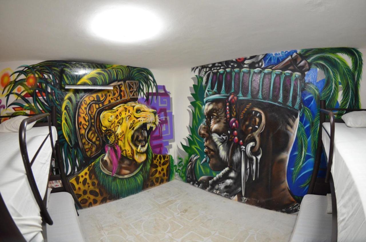 Fiesta Party Hostel - Cancun Bagian luar foto