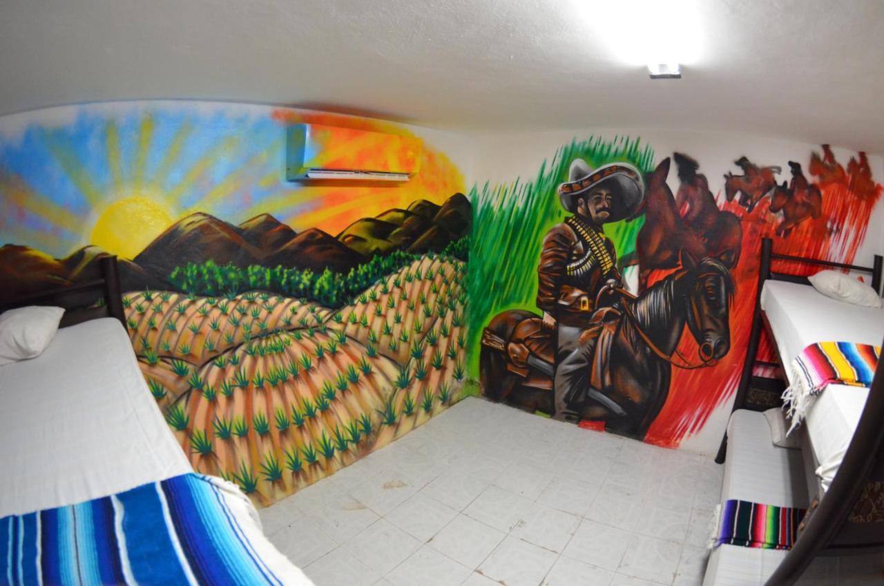 Fiesta Party Hostel - Cancun Bagian luar foto