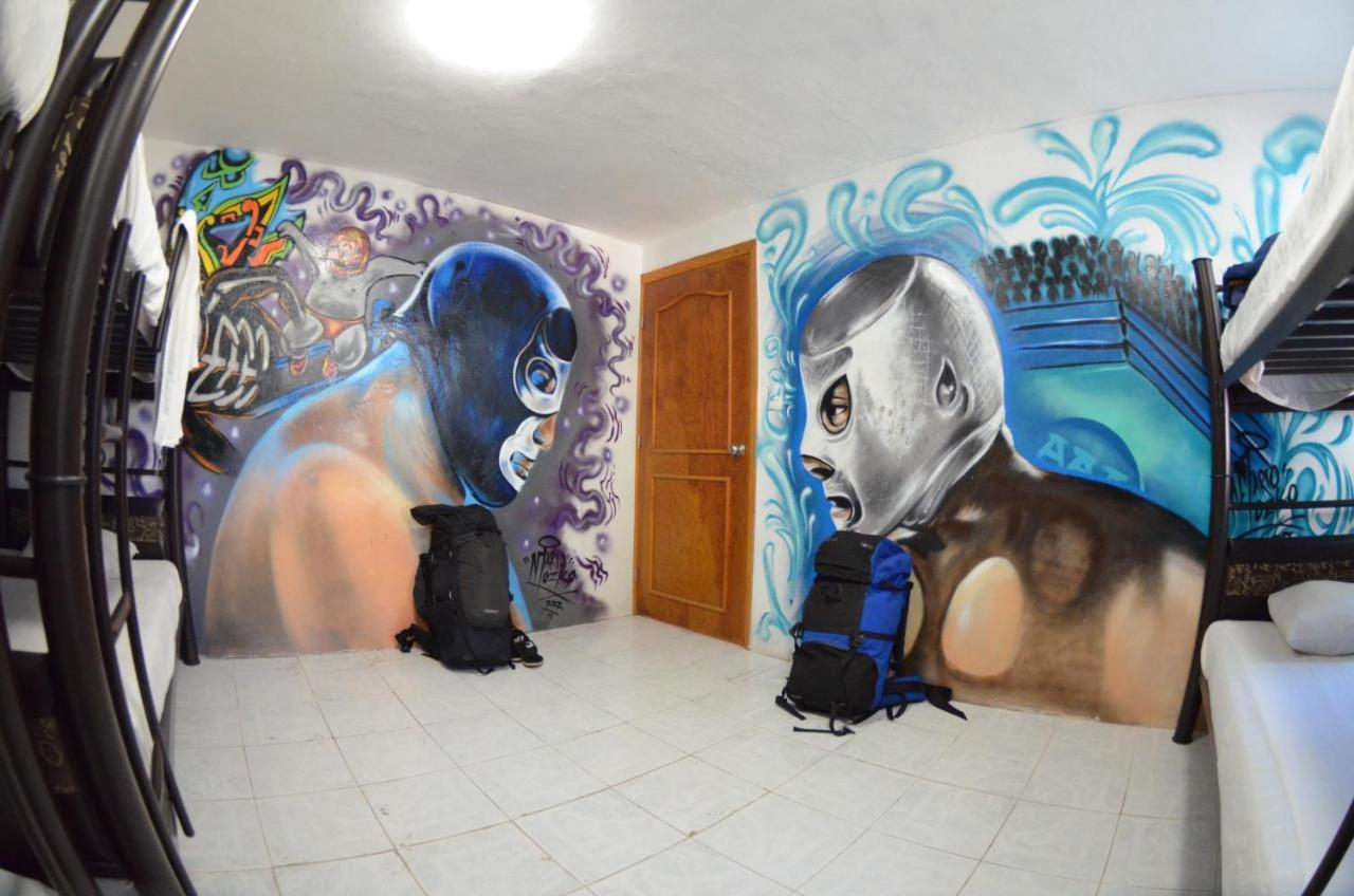 Fiesta Party Hostel - Cancun Bagian luar foto