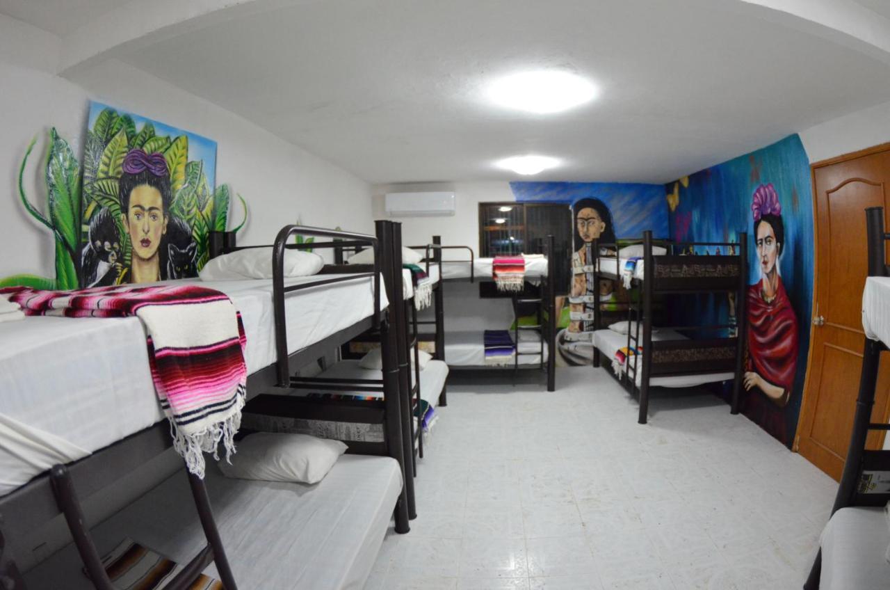 Fiesta Party Hostel - Cancun Bagian luar foto