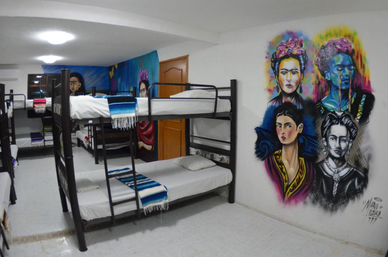 Fiesta Party Hostel - Cancun Bagian luar foto