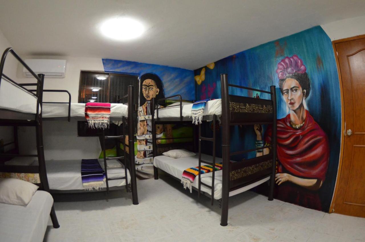 Fiesta Party Hostel - Cancun Bagian luar foto