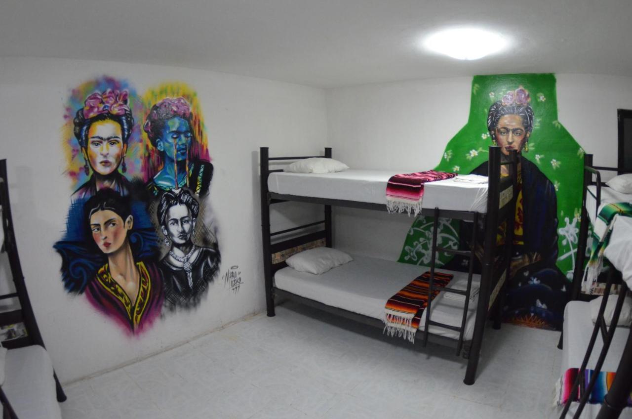 Fiesta Party Hostel - Cancun Bagian luar foto