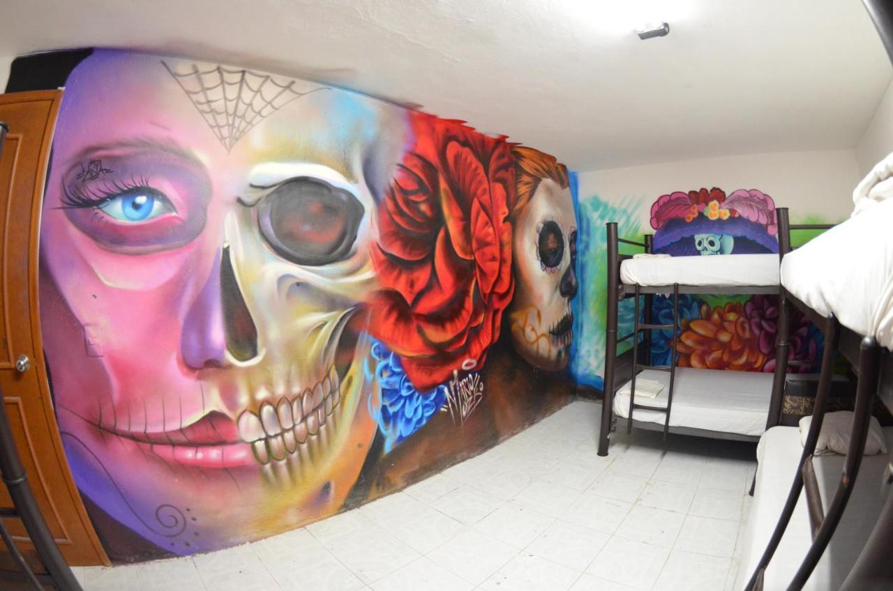 Fiesta Party Hostel - Cancun Bagian luar foto