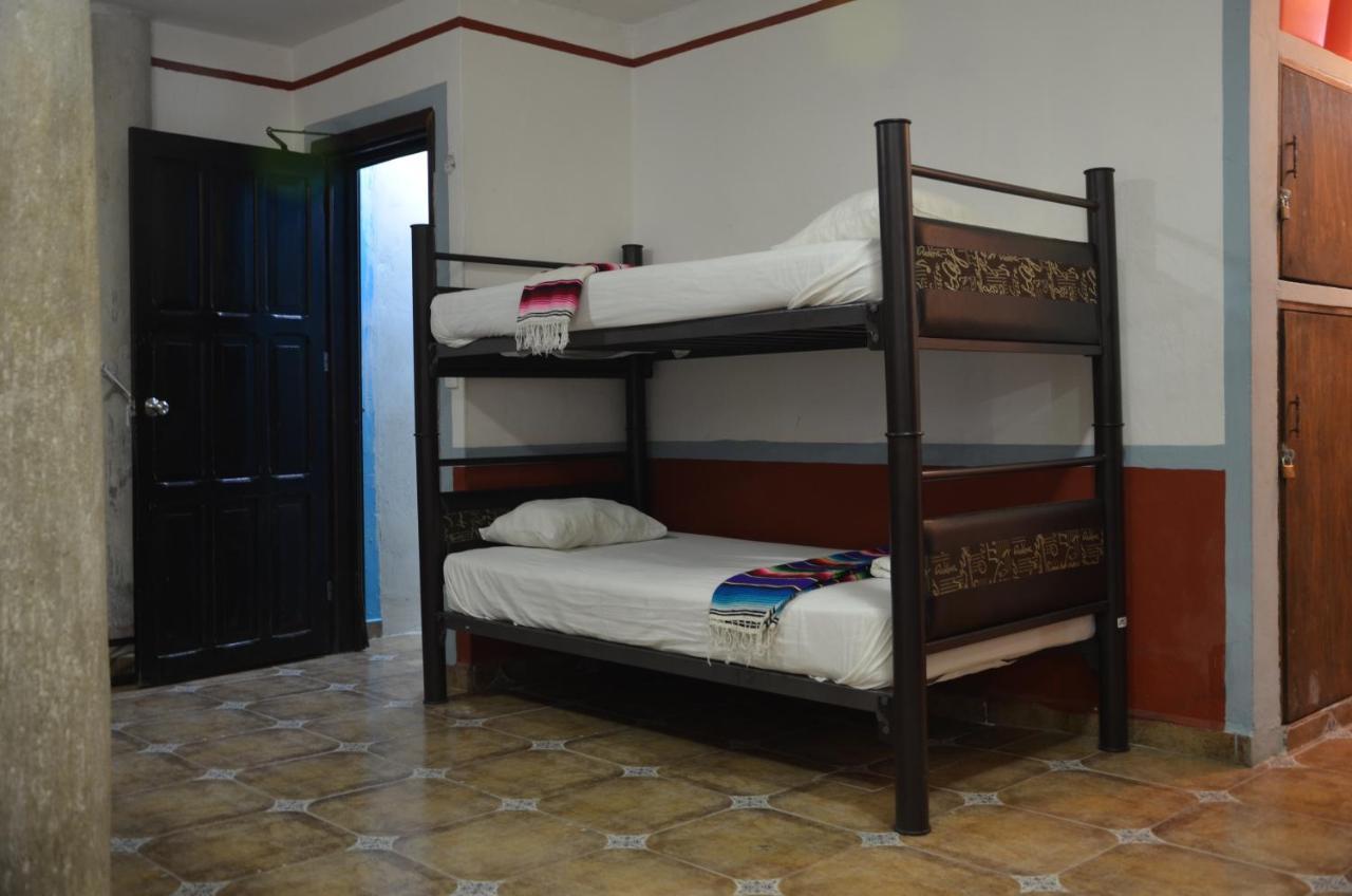 Fiesta Party Hostel - Cancun Bagian luar foto