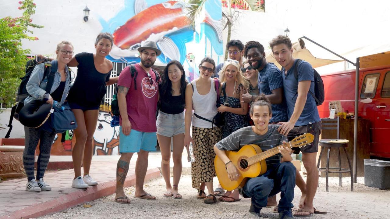 Fiesta Party Hostel - Cancun Bagian luar foto