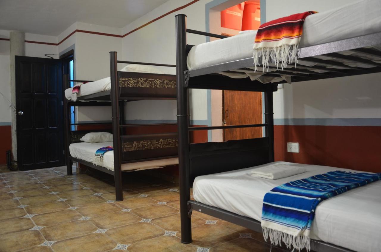 Fiesta Party Hostel - Cancun Bagian luar foto