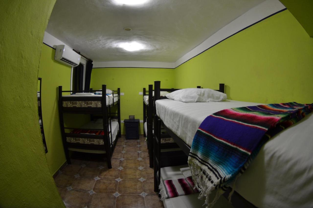 Fiesta Party Hostel - Cancun Bagian luar foto