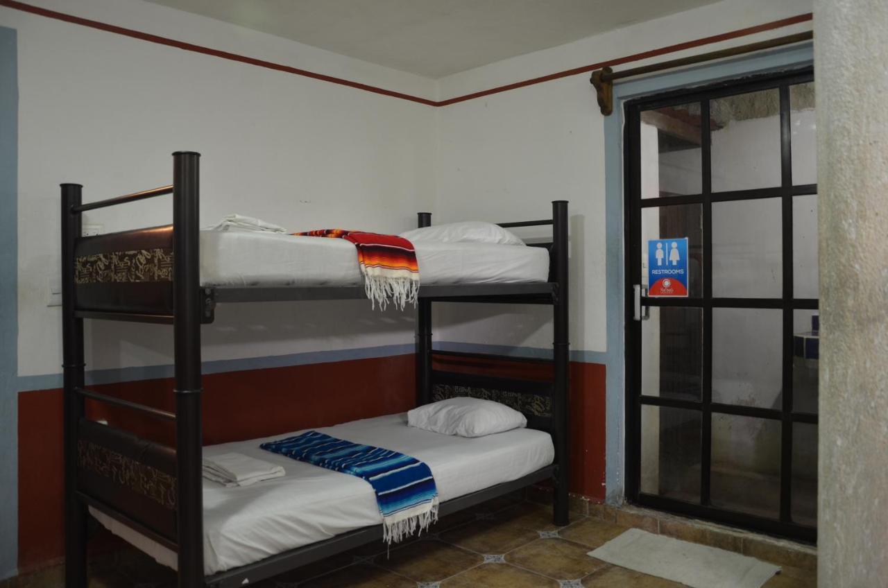 Fiesta Party Hostel - Cancun Bagian luar foto