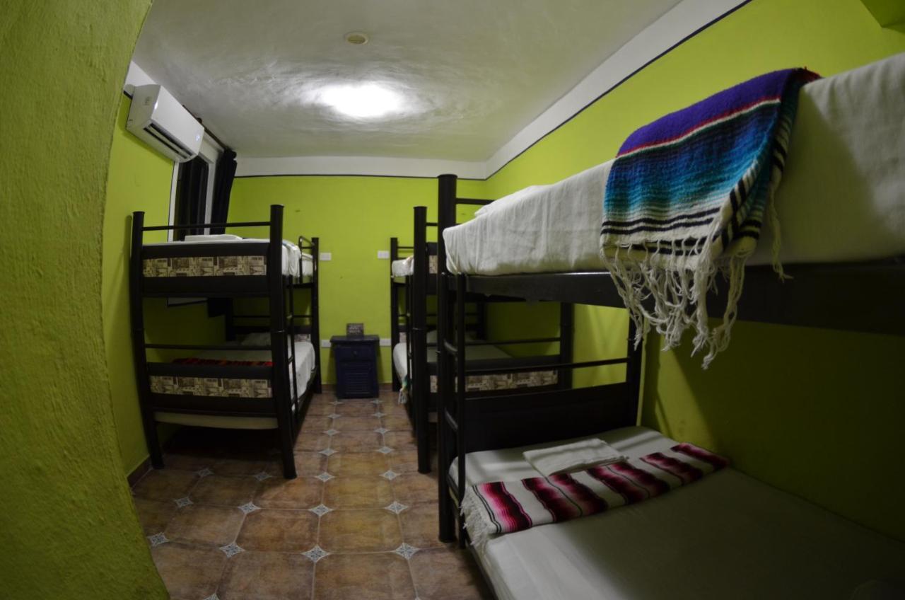 Fiesta Party Hostel - Cancun Bagian luar foto