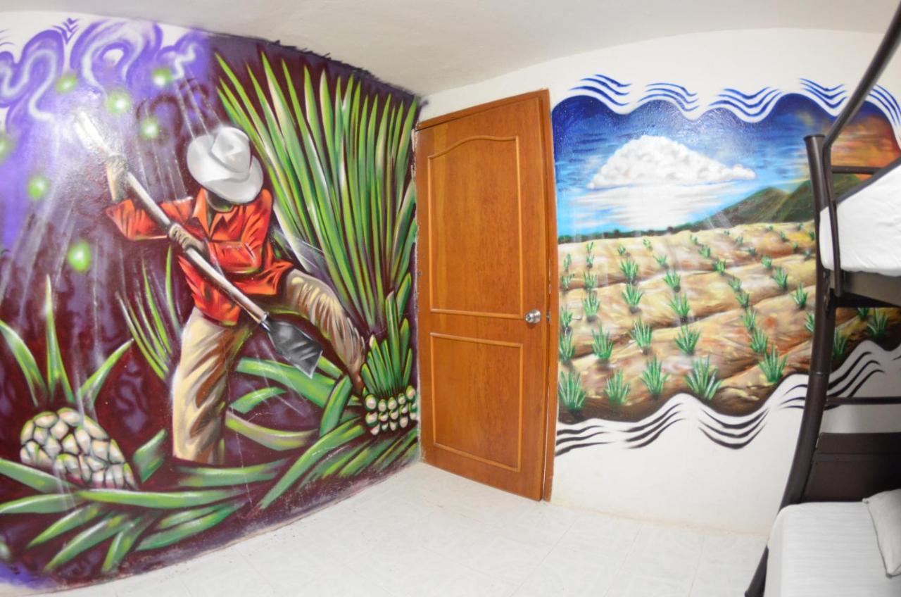 Fiesta Party Hostel - Cancun Bagian luar foto